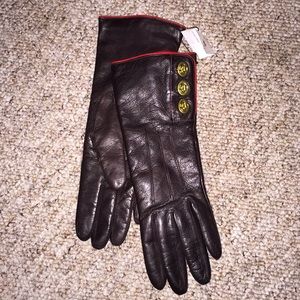 Lovely Coach 3 Turn lock, gloves! NWT